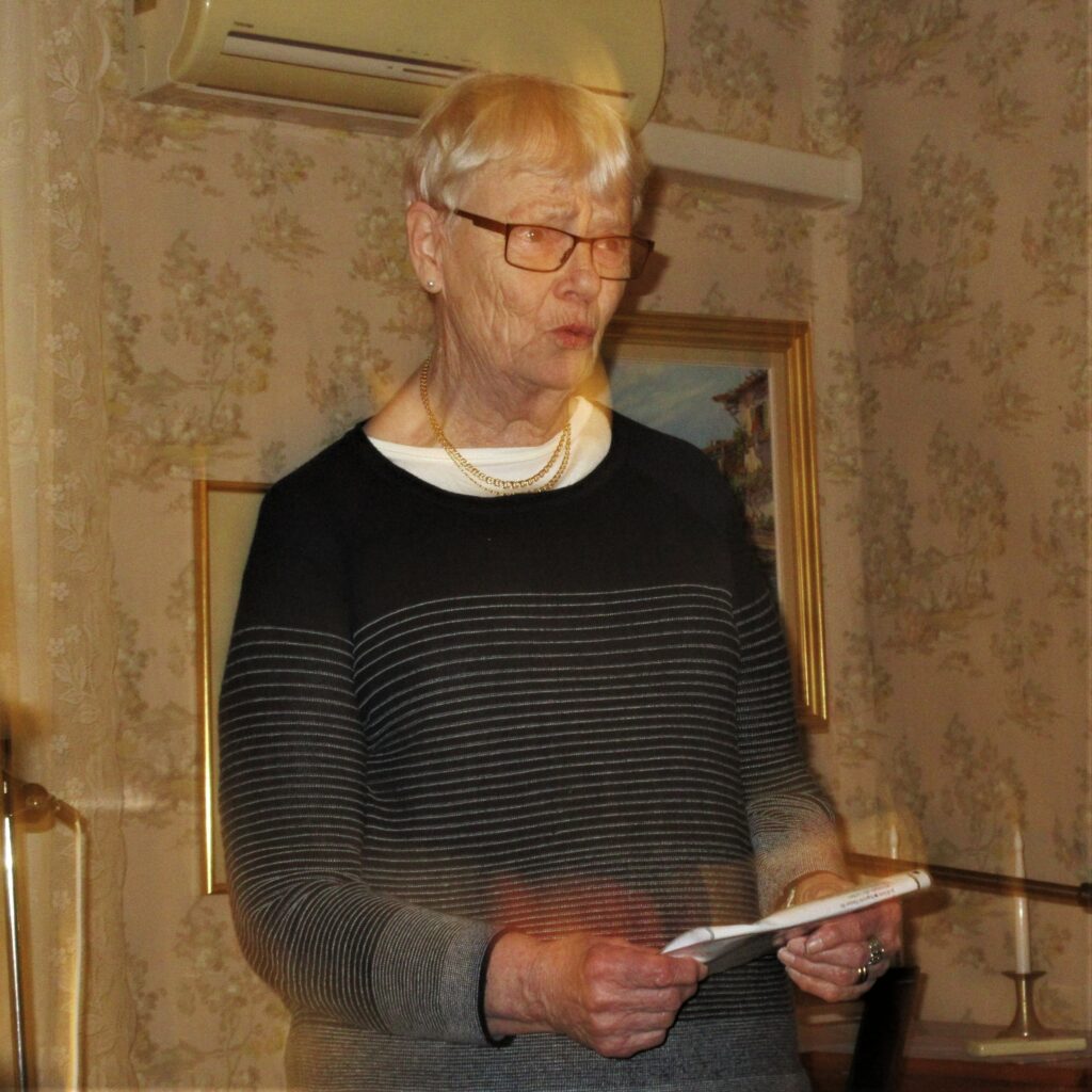 Kvällen inleddes med att Inger Gunnarsson läste en dikt om Ingaryd